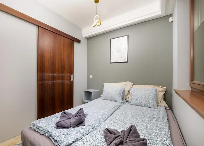 3Bedroom Triplex Rooftop Apartment