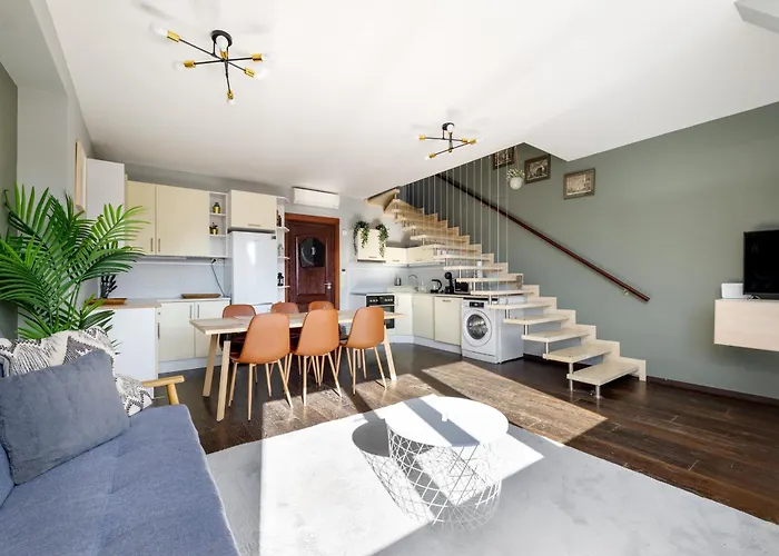 3Bedroom Triplex Rooftop Apartment